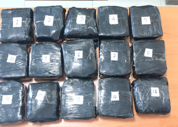 Polda Lampung Gagalkan Penyelundupan 15,7 kilogram Sabu Yang Berada di Ambulan Hendak ke Jawa