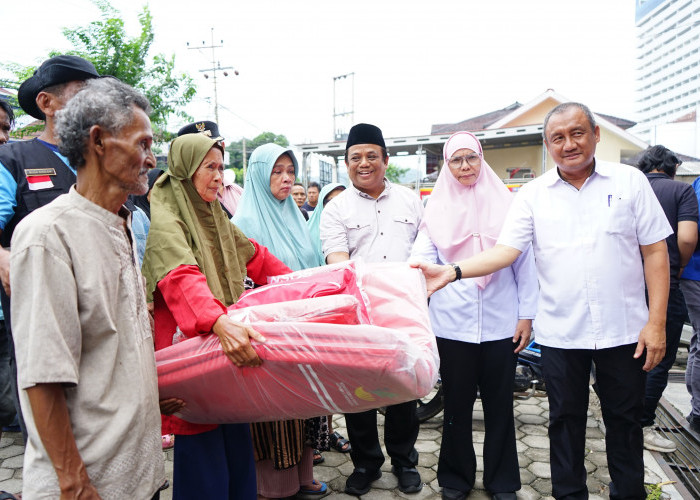 Pemkot Bandar Lampung Kembali Salurkan Bantuan untuk Warga Korban Banjir di TBS dan Panjang