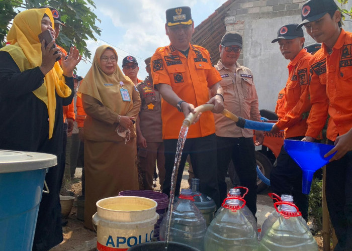 Atasi Dampak El Nino, Wali Kota Metro Pimpin Aksi Bersih Lingkungan dan Dropping Air