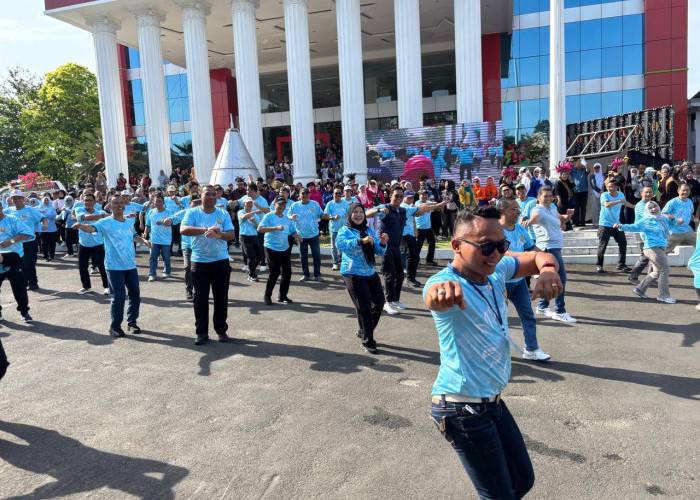 Ratusan Warga Bandar Lampung Larut Dalam Kemeriahan Senam Tabola Bale
