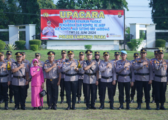 Kapolres Lampura Pimpin Upacara Kenaikan Pangkat Pengabdian dan Sertijab Kasiwas