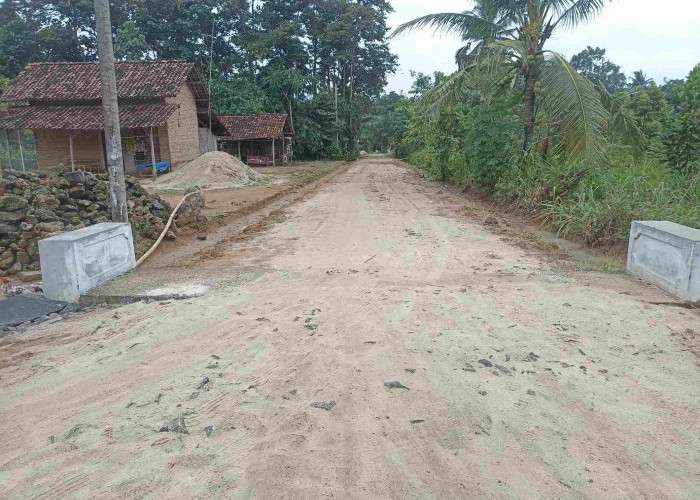 Sempat Terkendala Cuaca, Pekerjaan Onderlagh di Desa Karang Anom Rampung Dikerjakan dan Diapresiasi Warga