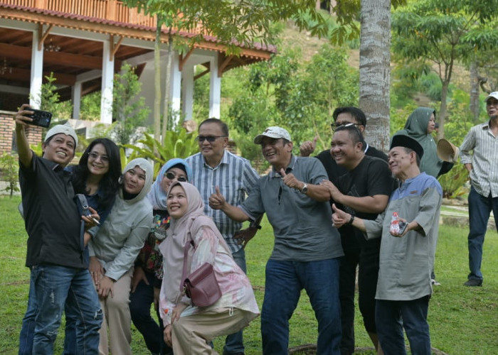 Reuni Alumni Magister Hukum Unila di Banyu Langit Pesawaran Berlangsung Hangat dan Penuh Keakraban 