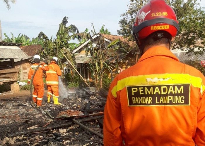 Damkar Mogok, Pesawaran Minta Bantuan Damkar Kota Bandar Lampung