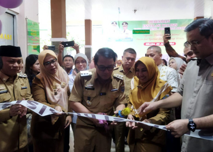 Wali Kota Metro Resmikan Instalasi Dialisis RSUD Ahmad Yani