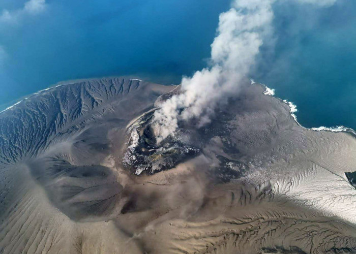 Erupsi Menerus Anak Krakatau Berakhir, PVMBG Tetapkan Status Siaga
