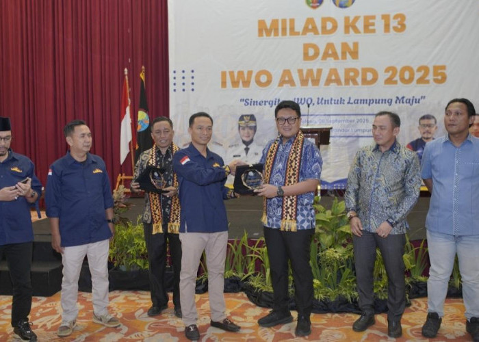 Milad ke-13, IWO Lampung Beri Penghargaan kepada Tokoh Pendorong Percepatan Pembangunan Daerah 
