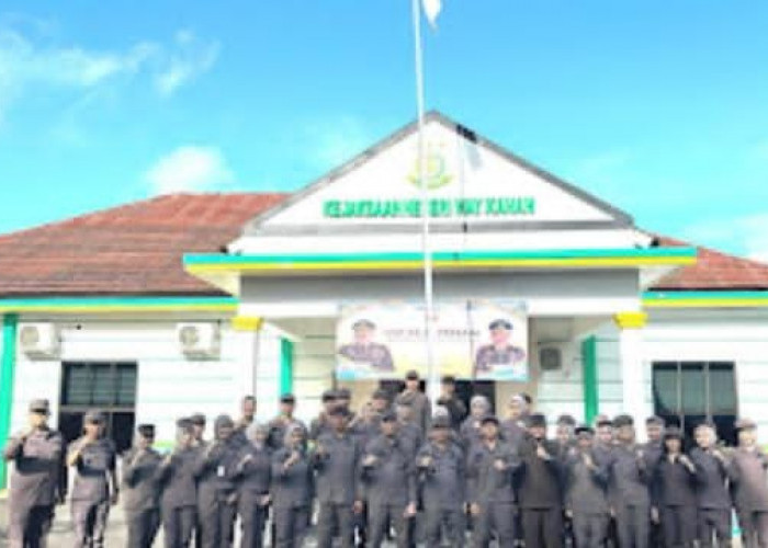 Kajari Way Kanan Pimpin Upacara HUT 75 Persaja