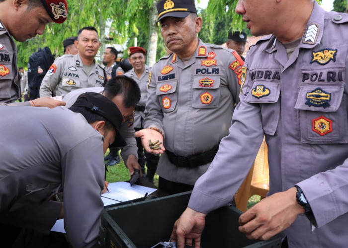 Jelang Pengamanan TPS Pilkada 2024, Senpi Personel Polres Lampung Utara di Gudangkan