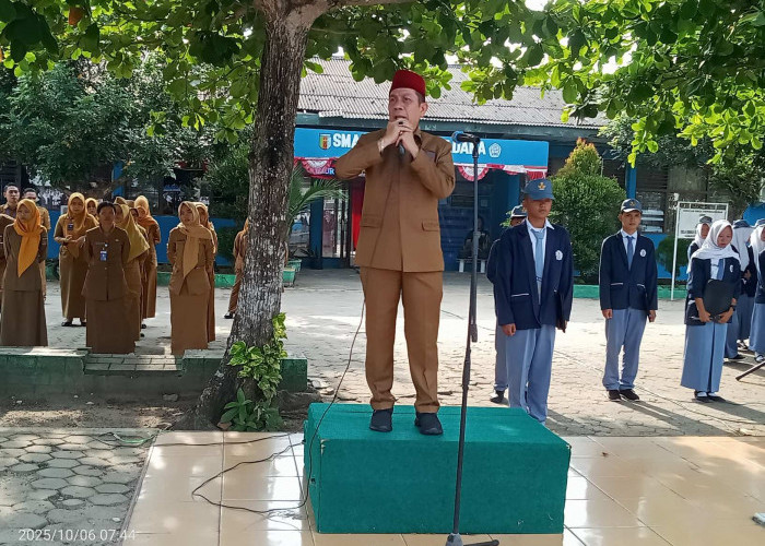 Ketua IWO Lamtim Jadi Pembina Upacara di SMAN 1 Sukadana
