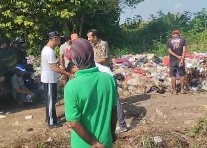 Menurunkan 3 Unit Armada Sampah DLH, Pembersihan TPS Liar di Kelurahan Rejosari 