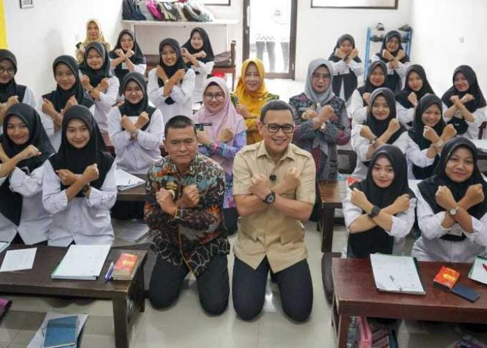 Menteri P2MI Puji Profesionalitas LPK Khusus Luar Negeri di Metro