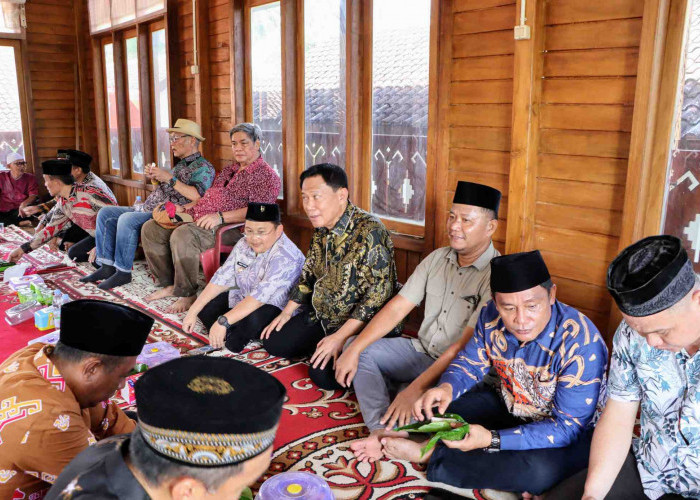 Wabup Pesibar Anjau Silau Keluarga Kartadilaga Sekaligus Peresmian Masjid Jami At-Tanwir