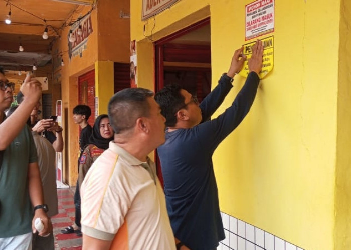 Pemkot Metro Mulai Pasang Stiker Shopping Center Sebagai Penegasan Aset Milik Daerah