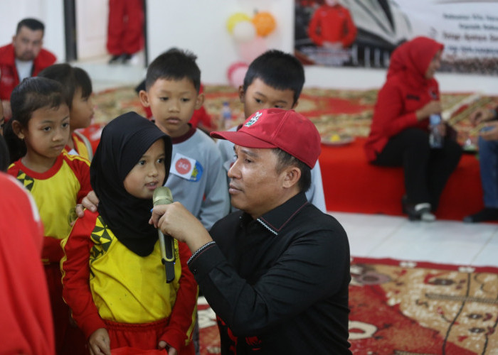 Lewat Lomba Mewarnai dan Tebar Benih Ikan,Parosil Mabsus Kenalkan Bung Karno ke Siswa PAUD