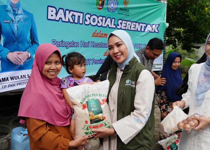 Bakti Sosial Ramadan, TP PKK Provinsi Lampung Salurkan Ratusan Paket Sembako