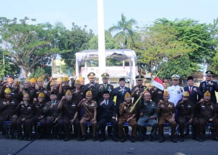 Bupati Bertindak Sebagai Inspektur Upacara Peringatan Hari Veteran ke-74 di Lampung Utara