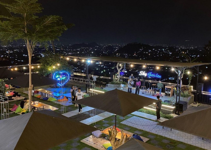 Nongki Di Sky Garden Café Dan Resto Menikmati Suasana Malam di Atas Bukit di Bandar Lampung