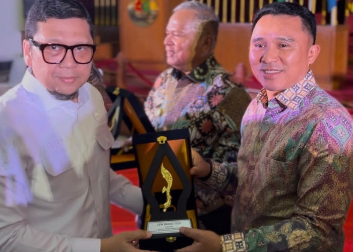 Konsisten Dukung Pemberdayaan Desa, Bupati Parosil Diganjar LPM Award 2026