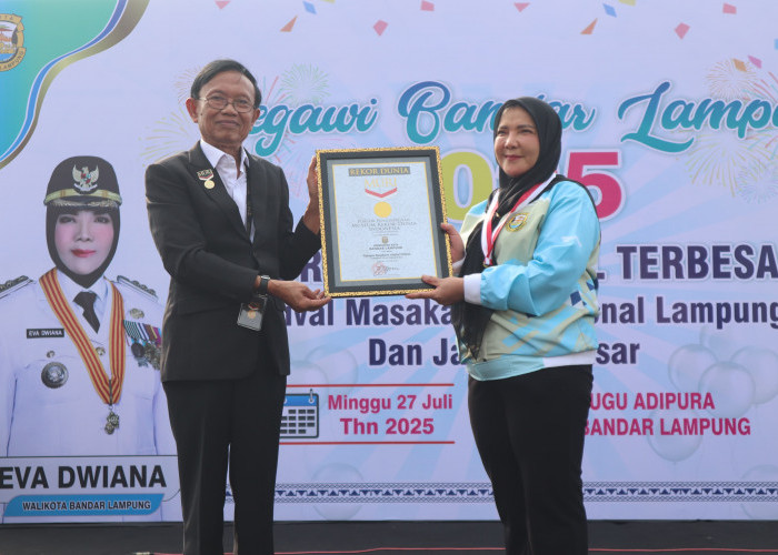 Pemkot Bandar Lampung Bikin Sekubal Raksasa 25 Meter Pecahkan Rekor Dunia MURI