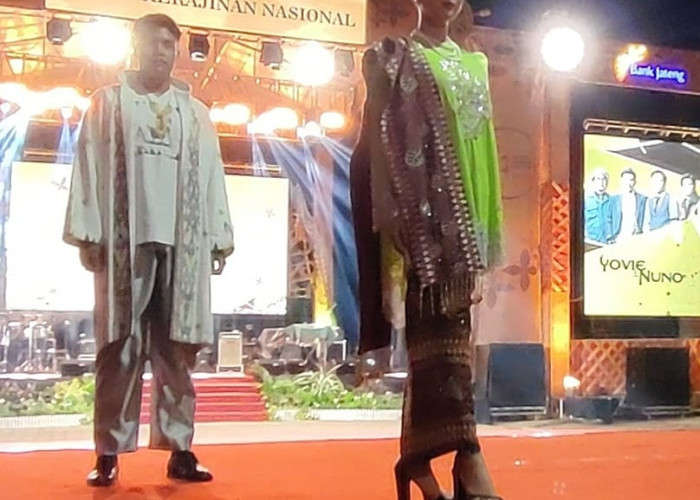 Pakaian Maduwaro Karya Desainer Lampung Pukau Pengunjung Expo UMKM Surakarta