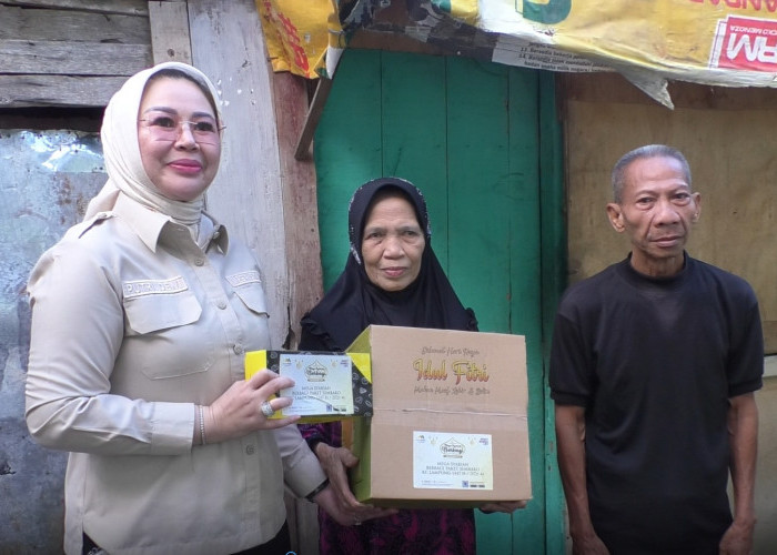 Berbagi di Bulan Suci, Bank Mega Syariah Lampung Salurkan Bantuan Sembako