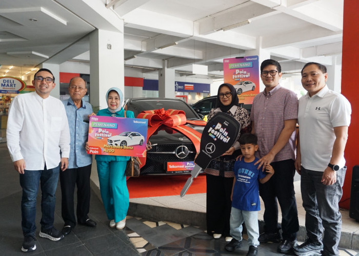 Pelanggan Asal Medan Bawa Pulang Mobil Mewah dari Telkomsel