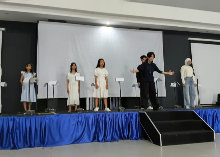 Rumah Sastra Mata Dunia Pentaskan Poetry in Space and Time Libatkan Pelajar dan Seniman Lampung