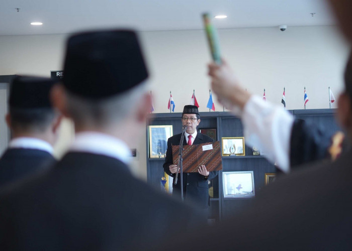 Rektor UIN RIL Lantik Wakil Rektor, Direktur Pascasarjana, Dekan, Ketua Lembaga, dan Kepala SPI 