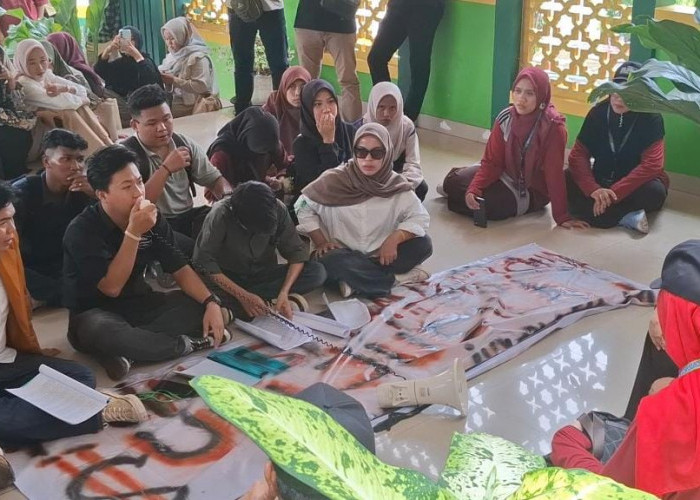 Rektor UIN Jusila Didemo Mahasiswa 