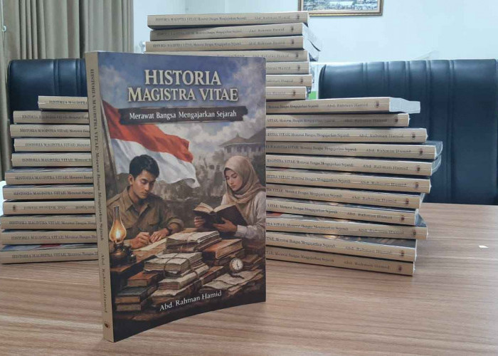 Dosen UIN RIL Luncurkan Buku Historia Magistra Vitae