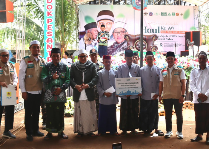 YBM PLN Berbagi Kebahagiaan, 69 Santri Yatim dan Duafa di Lampung Timur Terima Santunan