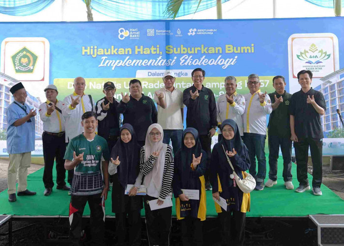 IKA UIN RIL dan LPM Provinsi Lampung Beri Santunan Mahasiswa UIN RIL Terdampak Bencana Sumatera