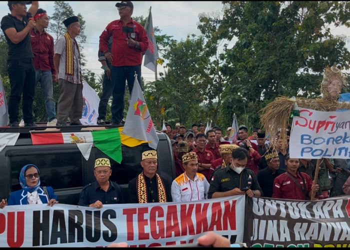 Aksi Damai di KPU Pesawaran Nyaris Ricuh