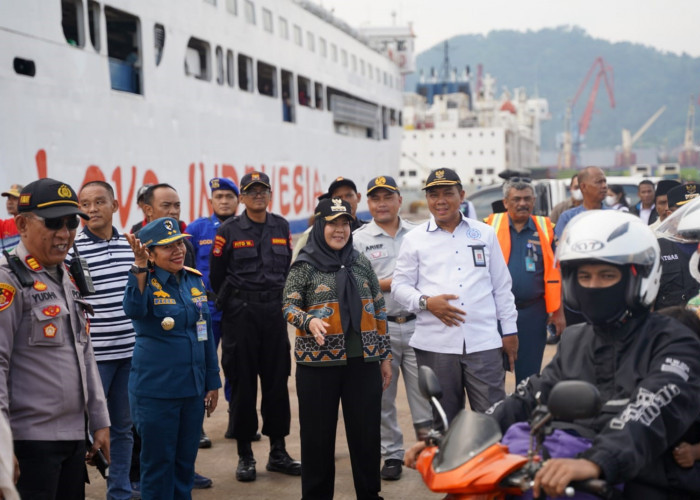 Walikota Eva Tinjau Arus Balik di Pelabuhan Panjang