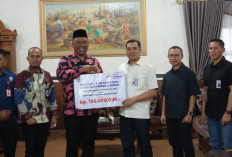 Bank Lampung Serahkan CSR 4 Kontainer  Sampah ke Pemkab Lampung Tengah