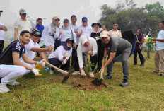 Penanaman Pohon di Labuhanratu, Bupati Ela Tegaskan Komitmen Lestarikan Lingkungan