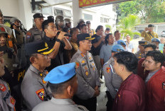 lMM Geruduk Kantor Bupati dan DPRD Lampura Kritik Program Pemda dan Pemerintah Pusat