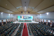 Prosesi Wisuda, Rektor Ajak Wisudawan dan Keluarga Besar UIN RIL Doakan Korban Bencana