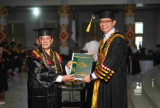 Asisten I Pemprov Lampung Raih Disertasi Terbaik Wisuda Periode I UIN RIL 2026