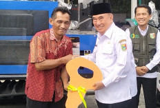 5 Poktan Tanggamus Terima Bantuan Alsintan