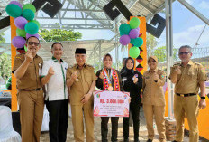 Sevi Nurul Aini Peraih Medali Perunggu SEA Games Terima Tali Asih dari Bupati Tanggamus 