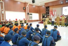 Walikota Eva Bagikan THR PPPK Paruh Waktu Bandar Lampung 