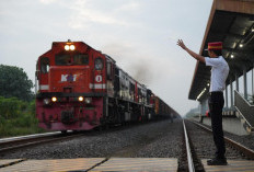 Pegawai KAI Tidak Libur Lebaran Demi Menjamin Kelancaran Mudik dan Pasokan Energi Nasional