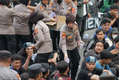Polisi Humanis Kawal Demo Dua Tahun Prabowo-Gibran di Lampung, Massa Sampaikan 8 Tuntutan