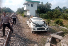 Tragis! Daihatsu Ayla Dihantam Kereta Babaranjang di Perlintasan Sungkai Utara Dua Tewas