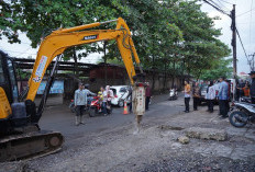Dukung Kemajuan Perekonomian, Pemkot Bandar Lampung Perbaiki Jalan HRM Mangubdiprojo 