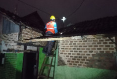 Damkarmat Bandar Lampung Gerak Cepat Cegah Kebakaran Kebel Listrik 