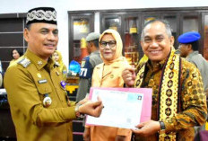 Pemkot Metro Lepas 42 ASN Purnatugas, Salah Satunya Kepala BKAD