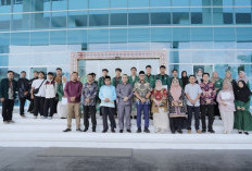 38 Mahasiswa UIN RIL Terima Bantuan Pendidikan dari Anggota DPD RI